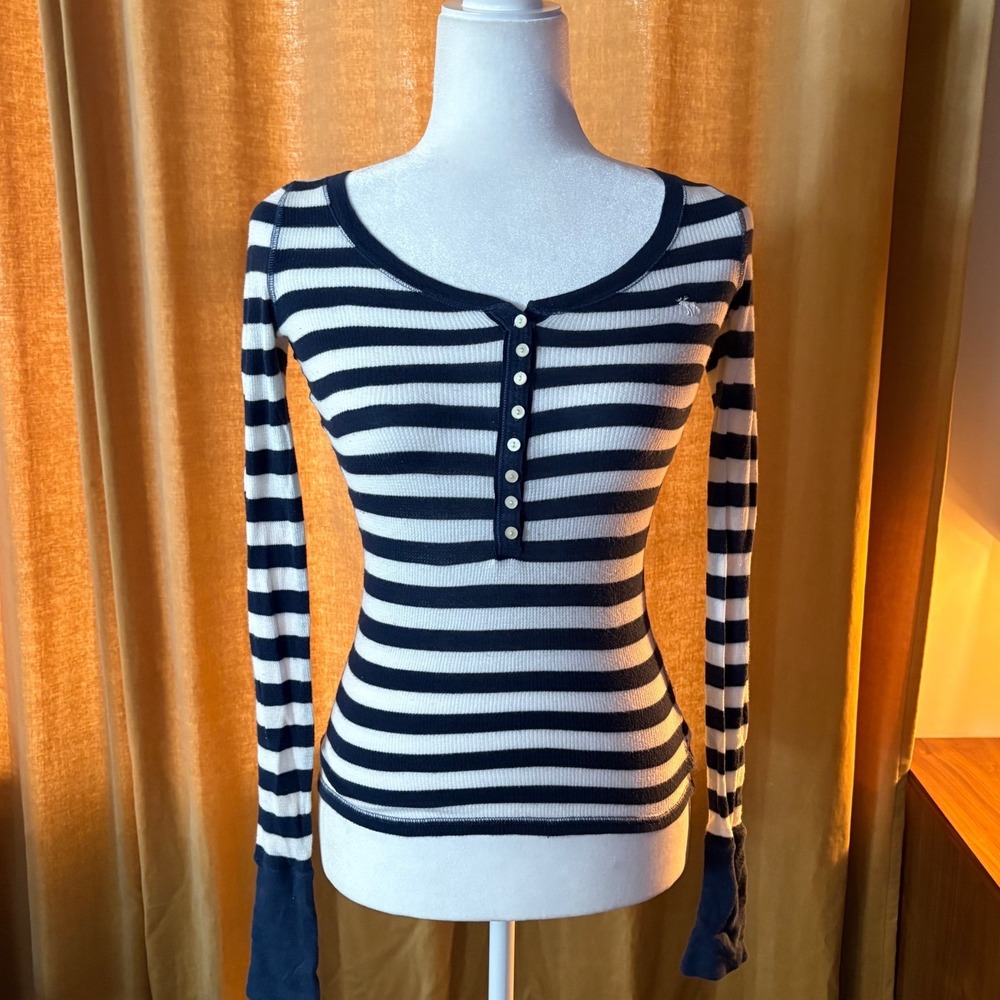00s/Y2K Abercrombie Navy White Striped Waffle Knit Henley Top Long Sleeve Small